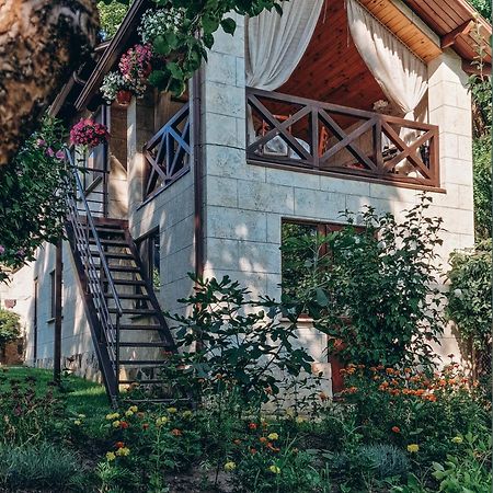 White Valley Entire Guest House Next To Forest Chisinau Bagian luar foto