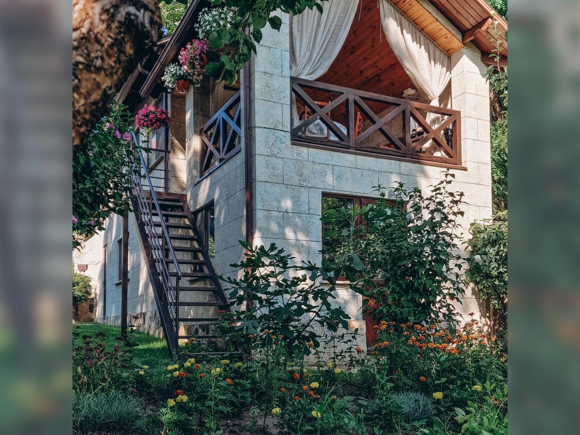 White Valley Entire Guest House Next To Forest Chisinau Bagian luar foto